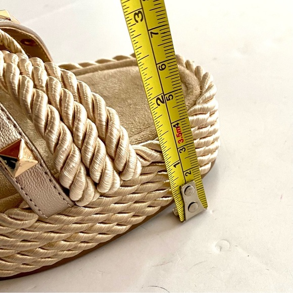 VANELi Clem Champagne Rope Gold-Studded Wedge Sandals Size 9.5N Rockstud Summer - Picture 14 of 16